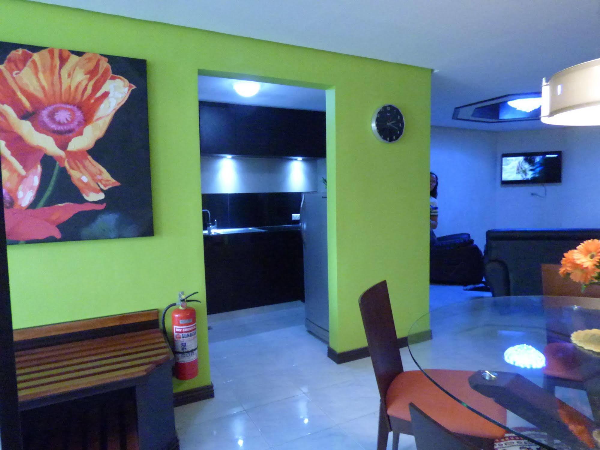 Manila Bay Serviced Apartments Экстерьер фото