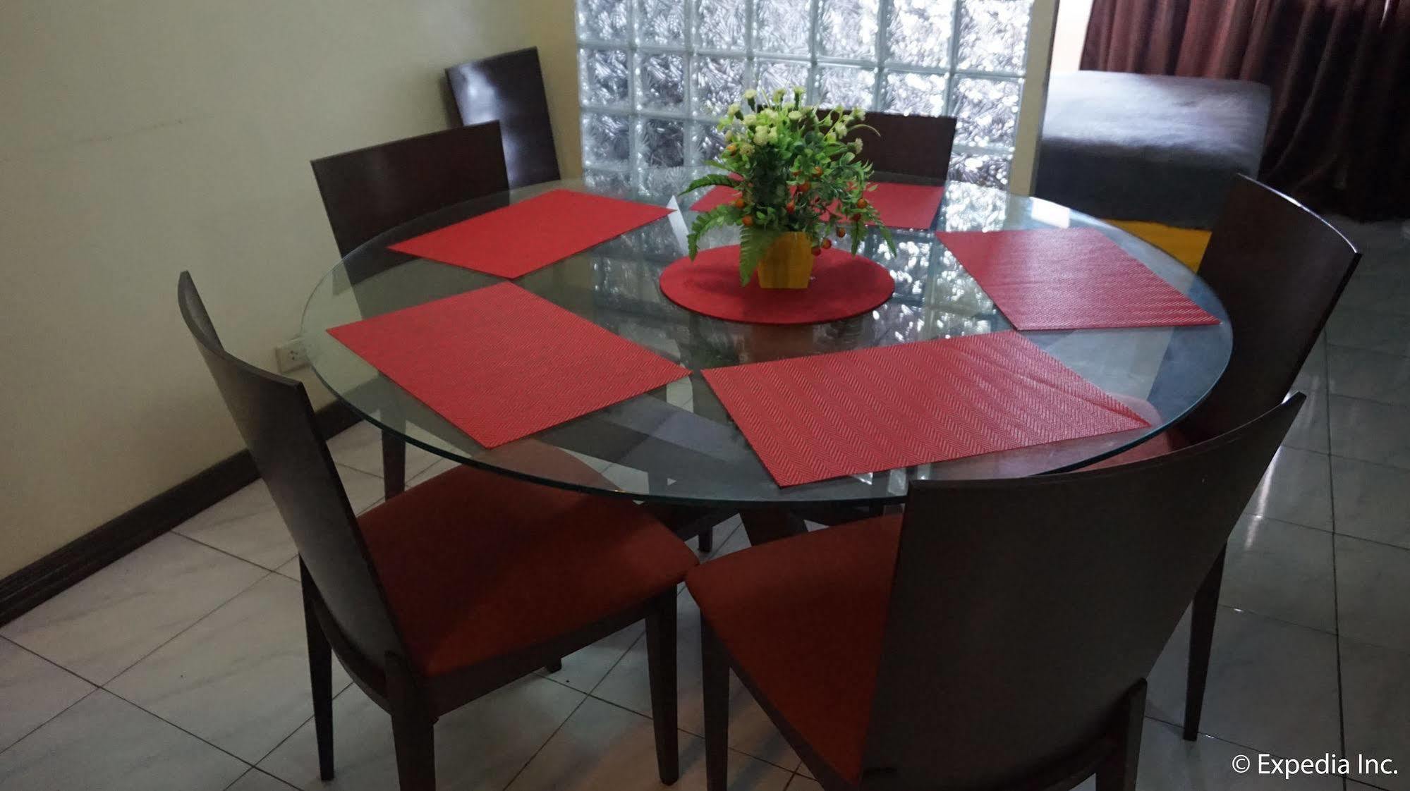 Manila Bay Serviced Apartments Экстерьер фото